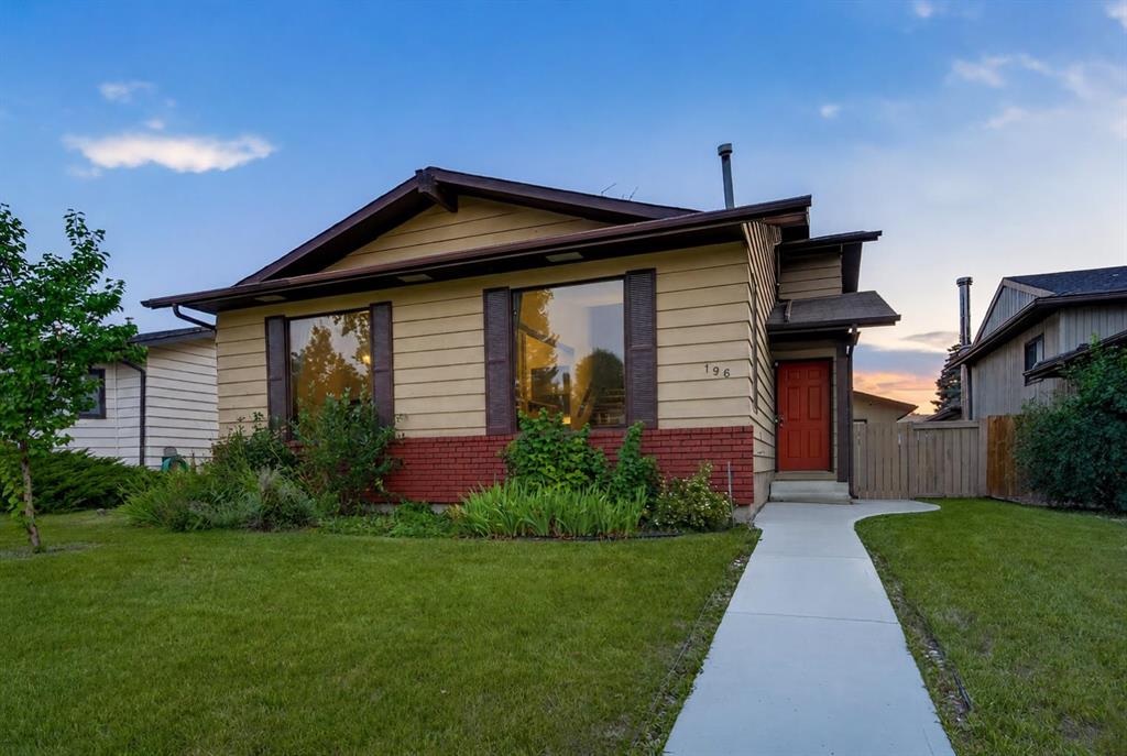 MLS® listing #115054583 for sale located at 196 Suncrest Way SE