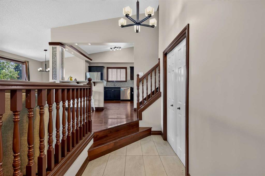 Third View of 196 Suncrest Way SE, Sundance, Calgary, Alberta, T2X 1W4