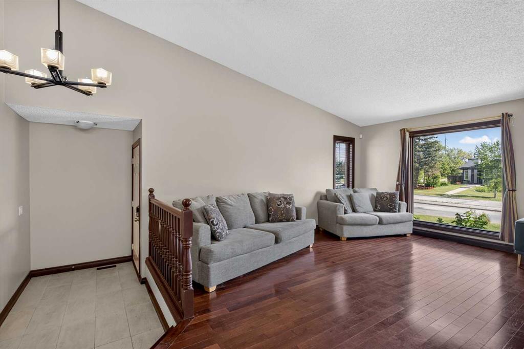 Fifth View of 196 Suncrest Way SE, Sundance, Calgary, Alberta, T2X 1W4