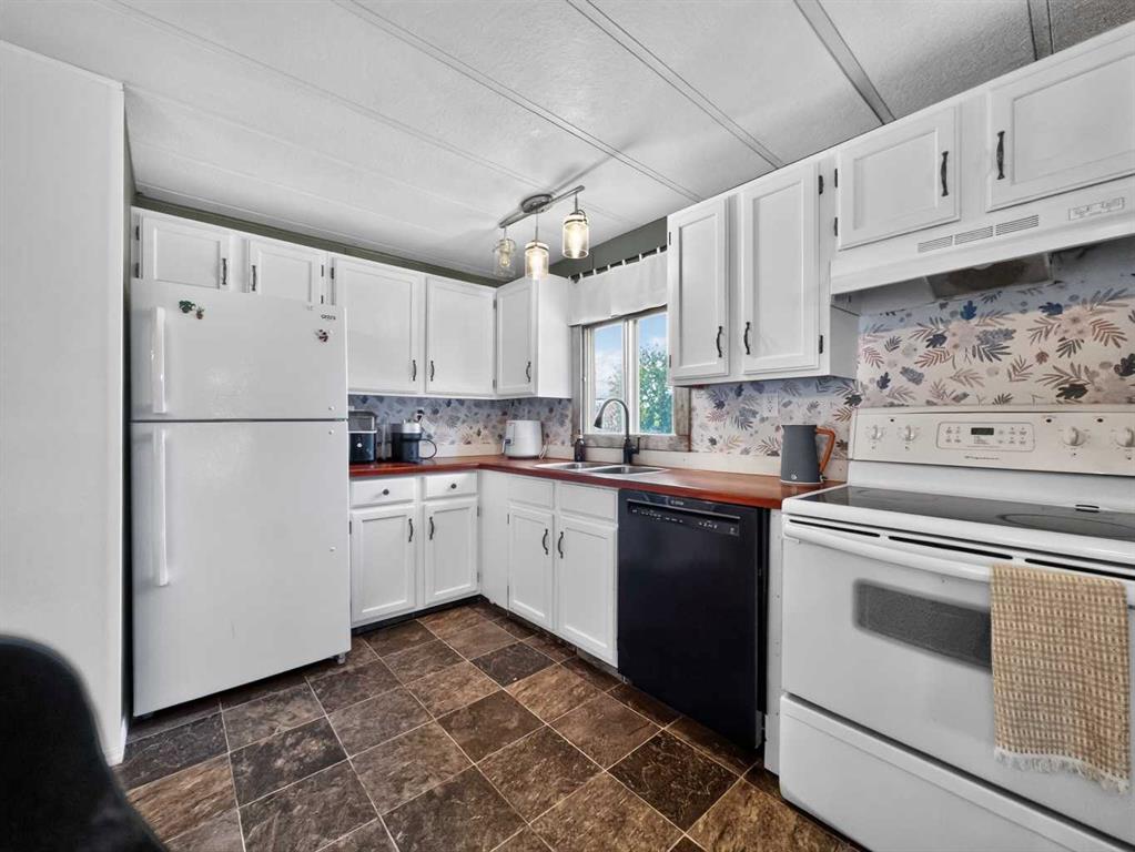 Third View of 10617 102 Avenue , NONE, La Crete, Alberta, T0H 2H0