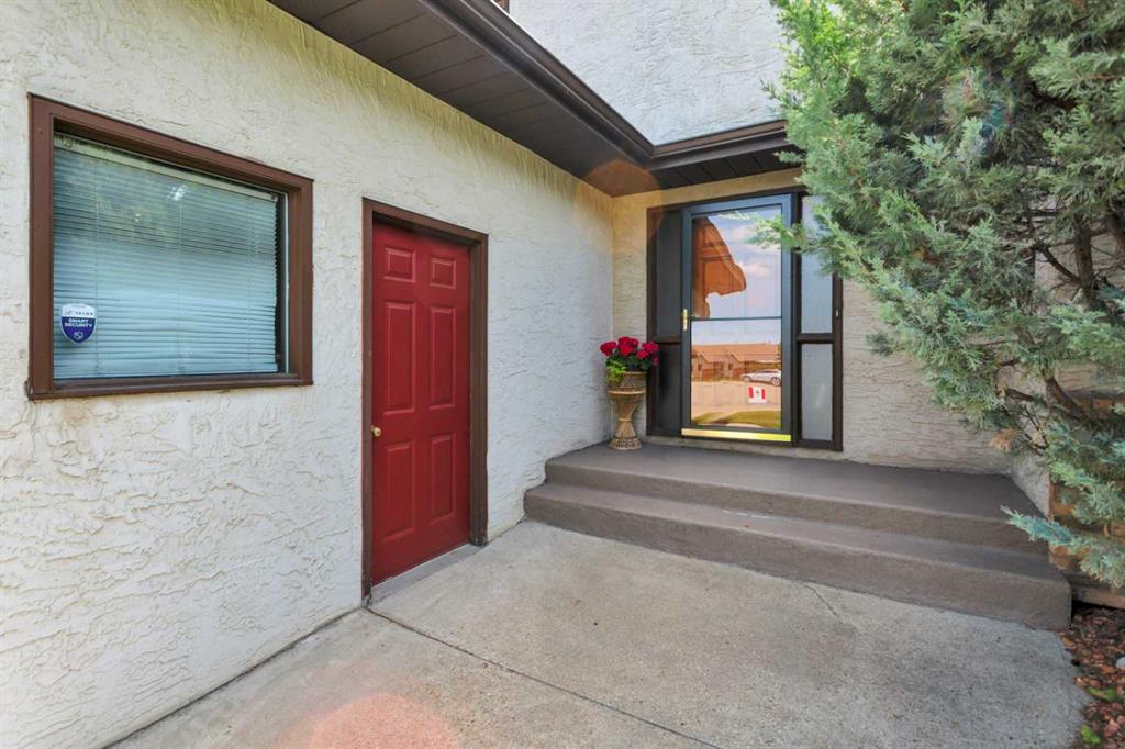 Third View of 19 Mayberry Close , Morrisroe Extension, Red Deer, Alberta, T4R 2A1