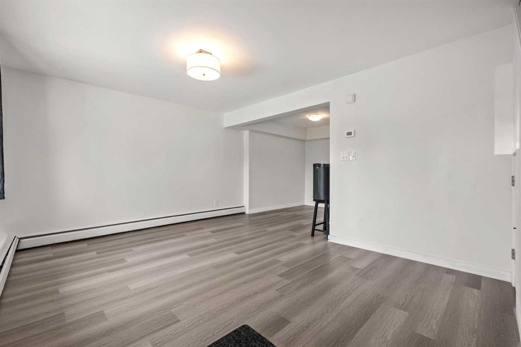 Fourth View of 40, 3809 45 Street SW, Glenbrook, Calgary, Alberta, T3E 3H4