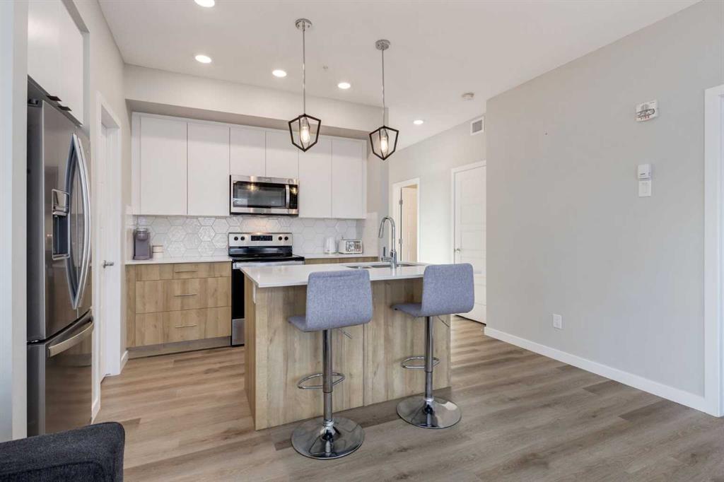 Third View of 201, 1605 17 St Street SE, Inglewood, Calgary, Alberta, T2G2L7