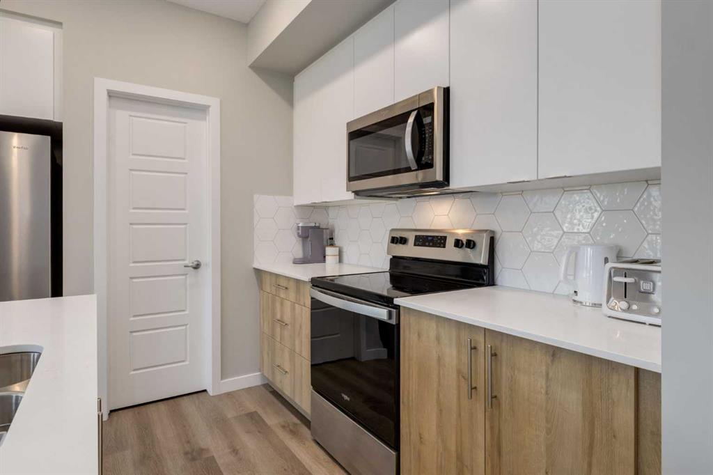 Fourth View of 201, 1605 17 St Street SE, Inglewood, Calgary, Alberta, T2G2L7