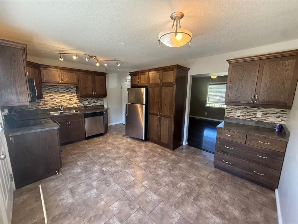 Third View of 62, 114 HARDISTY Avenue , Hardisty, Hinton, Alberta, T7V1B5