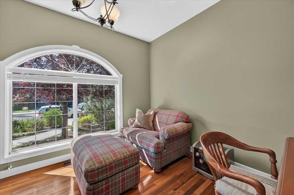 Fifth View of 1122 21 Avenue NW, Capitol Hill, Calgary, Alberta, T2M 1K9