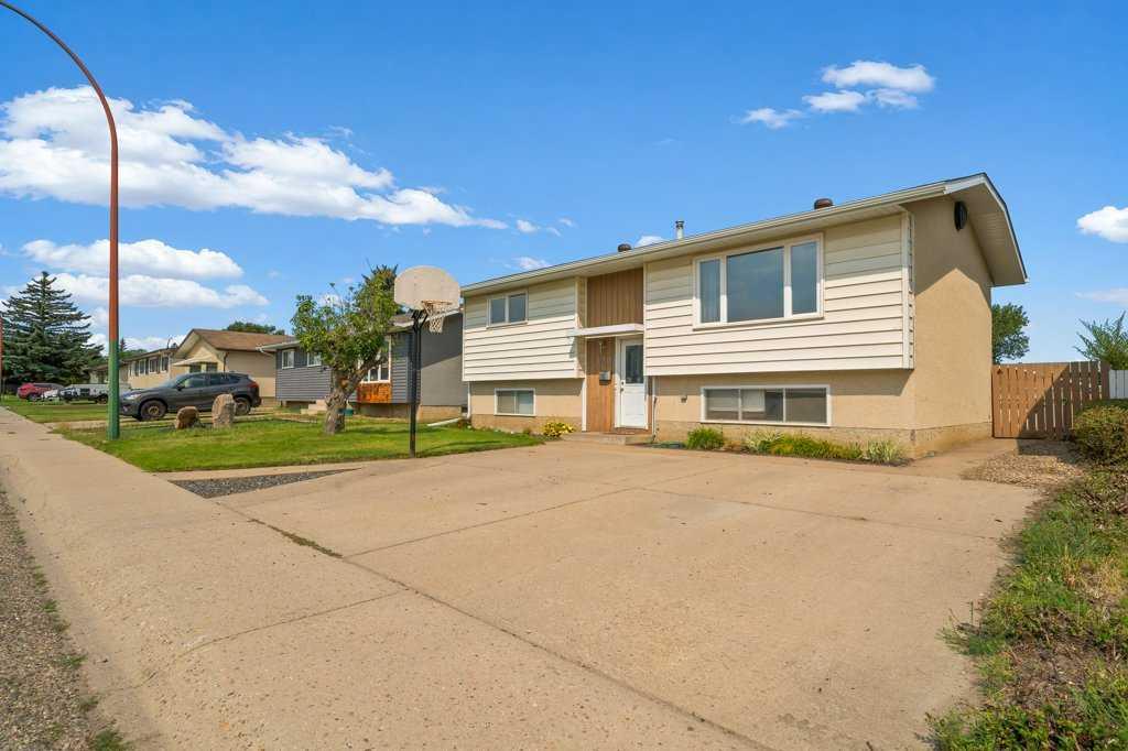 Fourth View of 130 Hull Crescent NE, Northeast Crescent Heights, Medicine Hat, Alberta, T1C 1E1