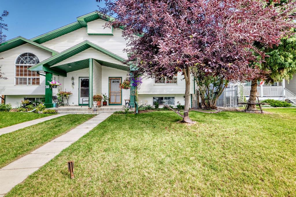 40 Green Meadow Crescent , A2338638, Alberta,