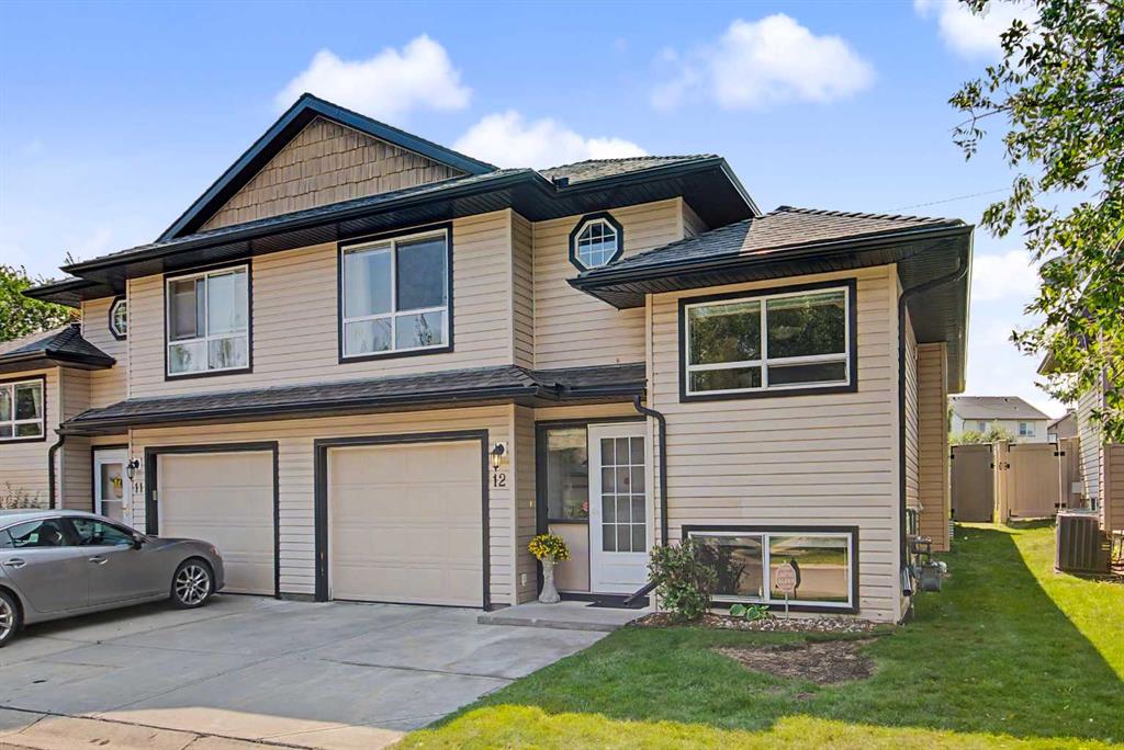 Third View of 12, 103 Fairways Drive NW, Fairways, Airdrie, Alberta, T4B2Y5