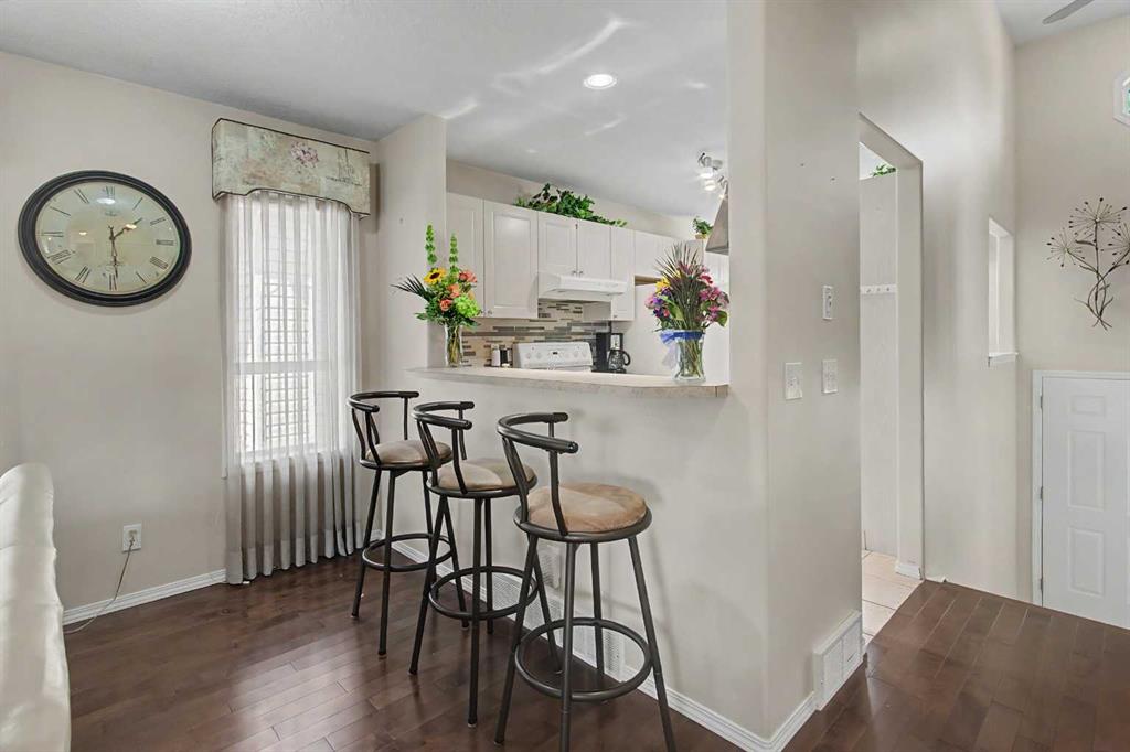 Fifth View of 12, 103 Fairways Drive NW, Fairways, Airdrie, Alberta, T4B2Y5