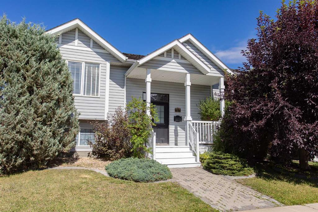 717 Lancaster Drive , A2338653, Alberta,