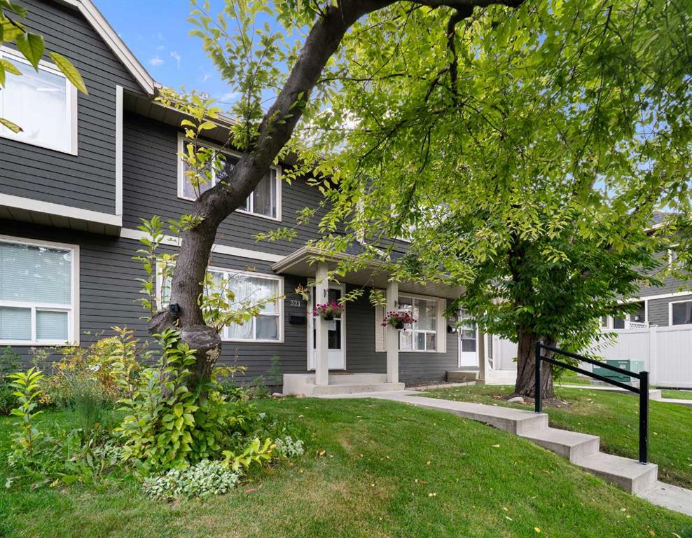 Fourth View of 321 Queenston Heights SE, Queensland, Calgary, Alberta, T2J6N8
