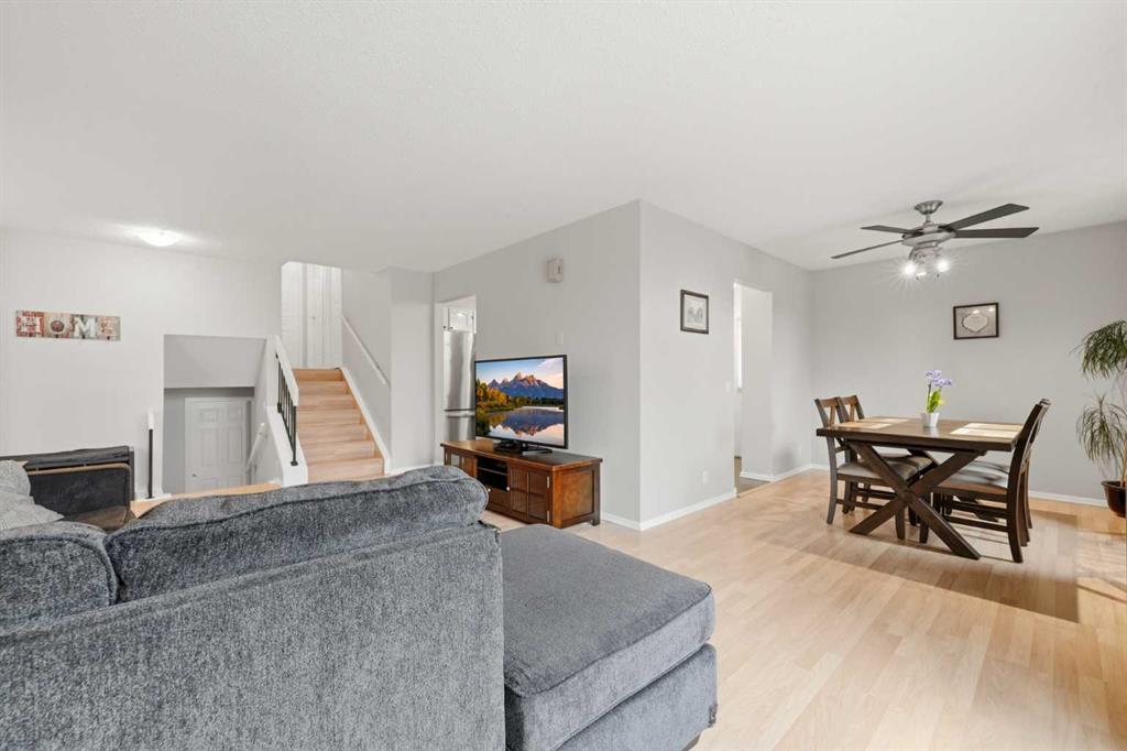Fifth View of 32 Beddington Rise NE, Beddington Heights, Calgary, Alberta, T3K 1N2
