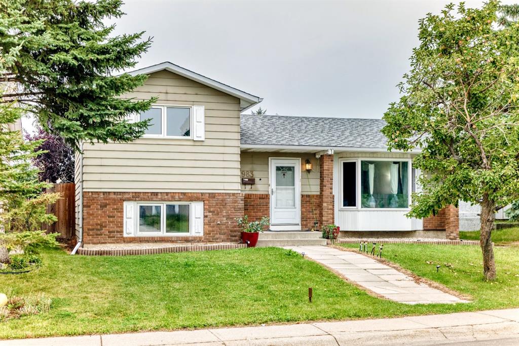 983 Rundlecairn Way NE, A2338679, Alberta,