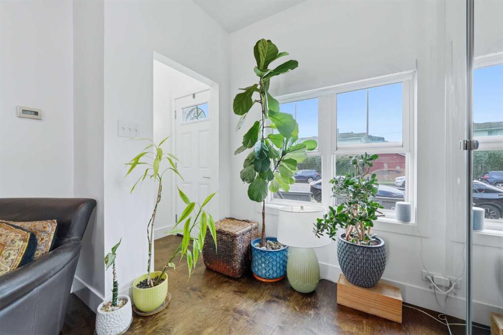 Fourth View of 522 8 Avenue NE, Renfrew, Calgary, Alberta, T2E 0R4
