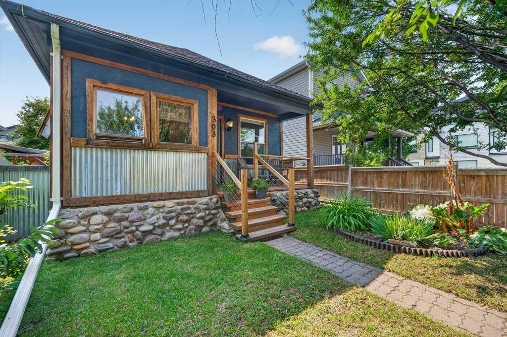 Third View of 303 27 Avenue NE, Tuxedo Park, Calgary, Alberta, T2E 2A3