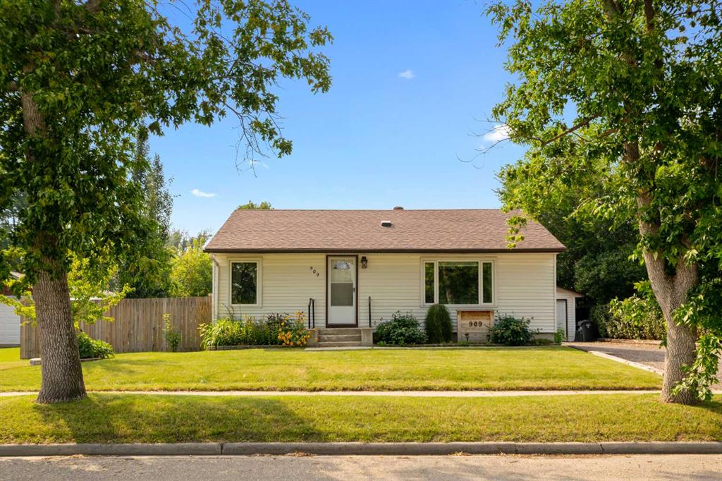 MLS® listing #115096821 for sale located at 909 6 Street SW