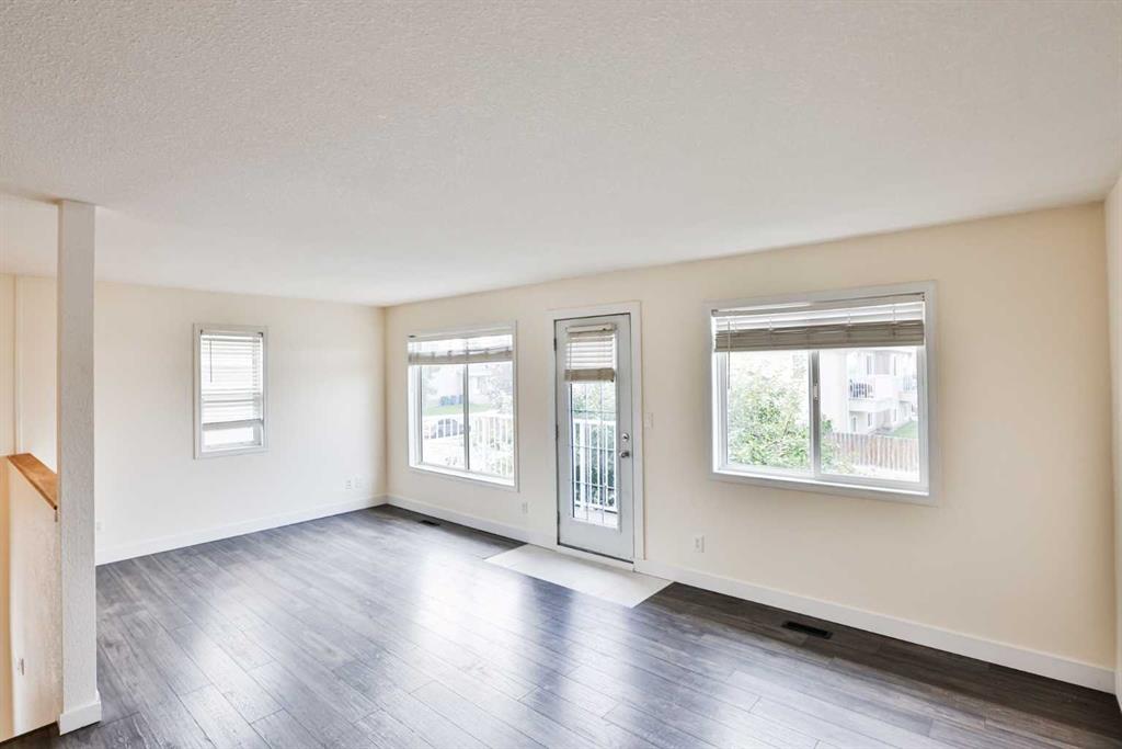 Fifth View of 4, 304 Highlands Boulevard W, West Highlands, Lethbridge, Alberta, T1J 4X7