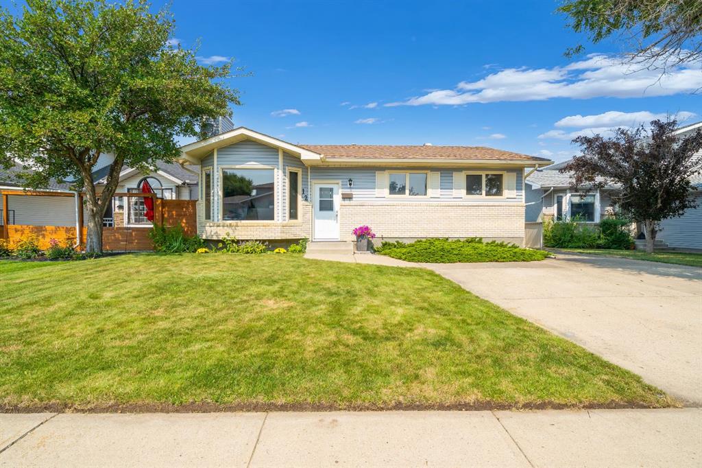 Second View of 12 Swan Way SE, SE Southridge, Medicine Hat, Alberta, T1B 4A7