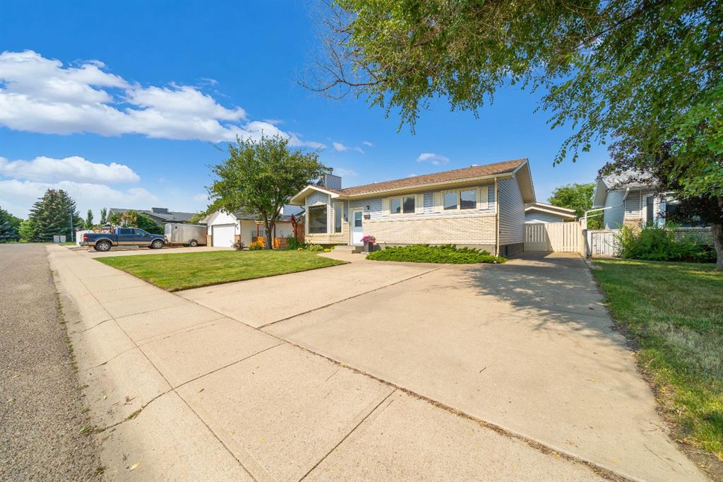 Fourth View of 12 Swan Way SE, SE Southridge, Medicine Hat, Alberta, T1B 4A7
