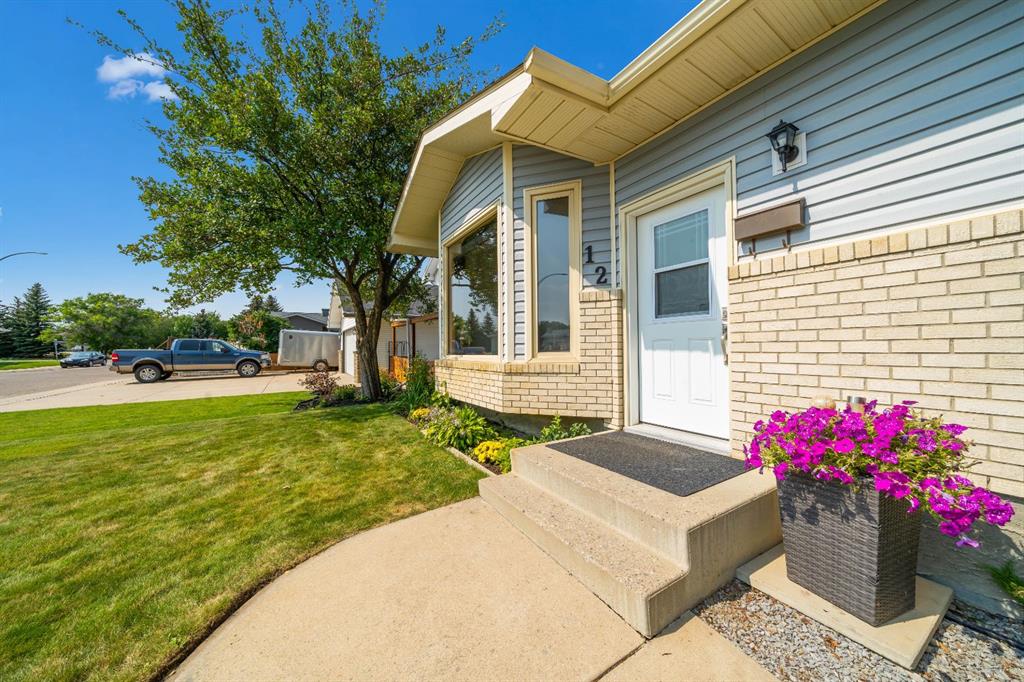 Fifth View of 12 Swan Way SE, SE Southridge, Medicine Hat, Alberta, T1B 4A7