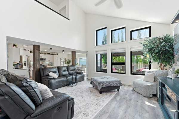 13 Assinger Avenue , A2339001, Alberta,