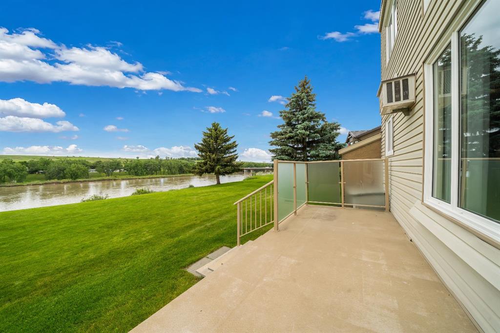 Third View of 112, 1051 3 Street NW, Riverside, Medicine Hat, Alberta, T1A7Y4