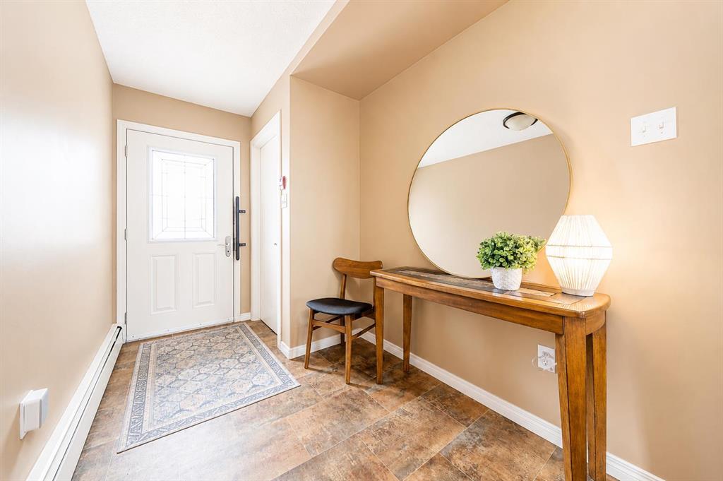 Fifth View of 112, 1051 3 Street NW, Riverside, Medicine Hat, Alberta, T1A7Y4