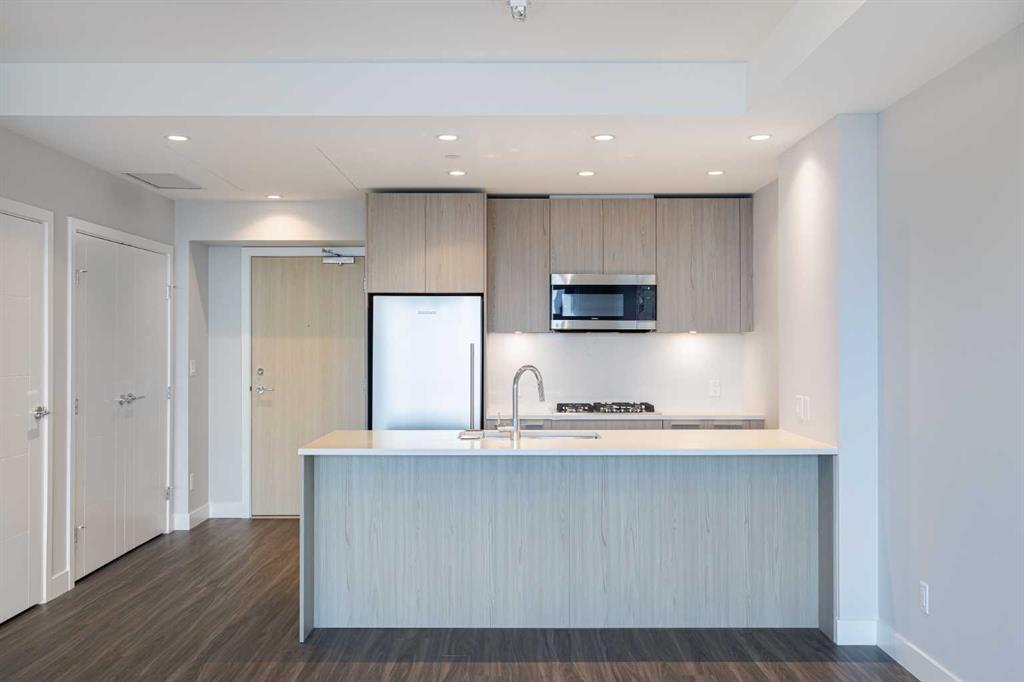 Third View of 530 3  , Downtown East Village, Calgary, Alberta, T2G2L8