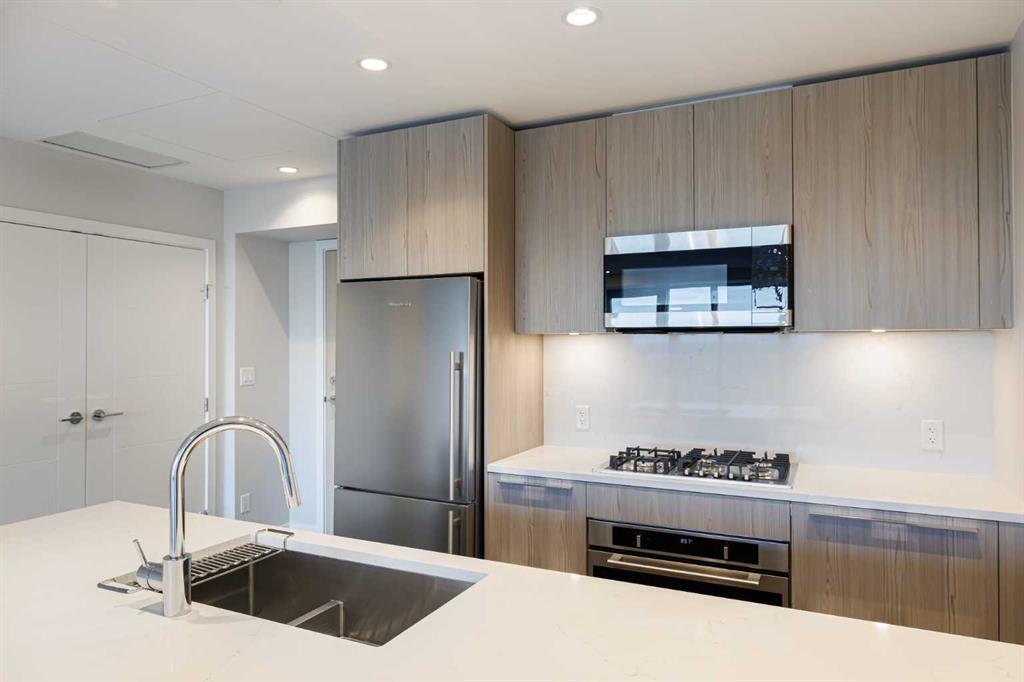 Fourth View of 530 3  , Downtown East Village, Calgary, Alberta, T2G2L8