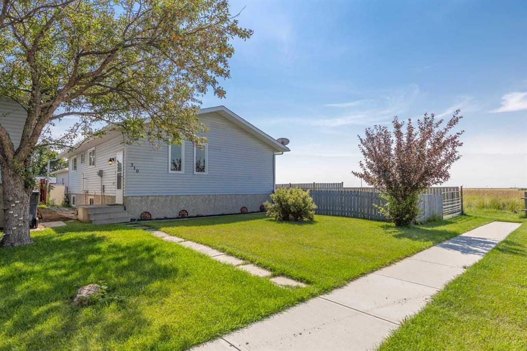 310 Stuart Street , A2339136, Alberta,