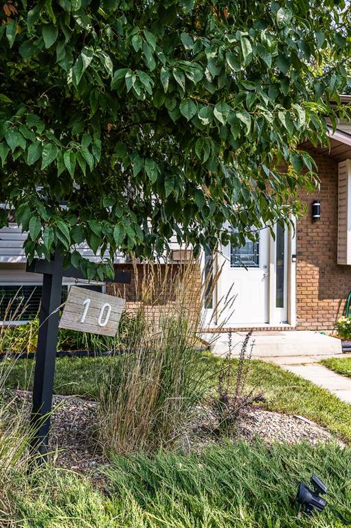 Fourth View of 10 Chow Avenue SE, Ross Glen, Medicine Hat, Alberta, T1B 2T1