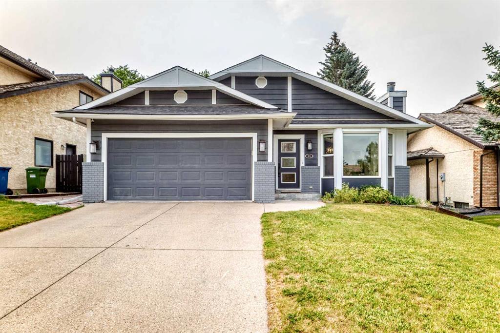 51 Strathaven Circle SW, A2339200, Alberta,