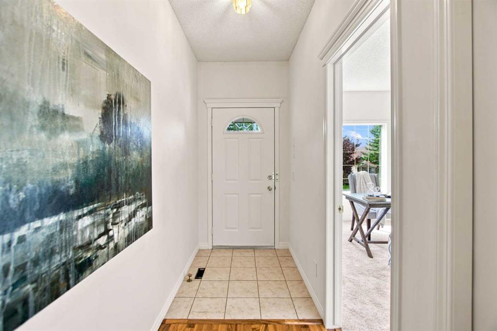 Fourth View of 21 Scimitar Heath NW, Scenic Acres, Calgary, Alberta, T3L 2E1