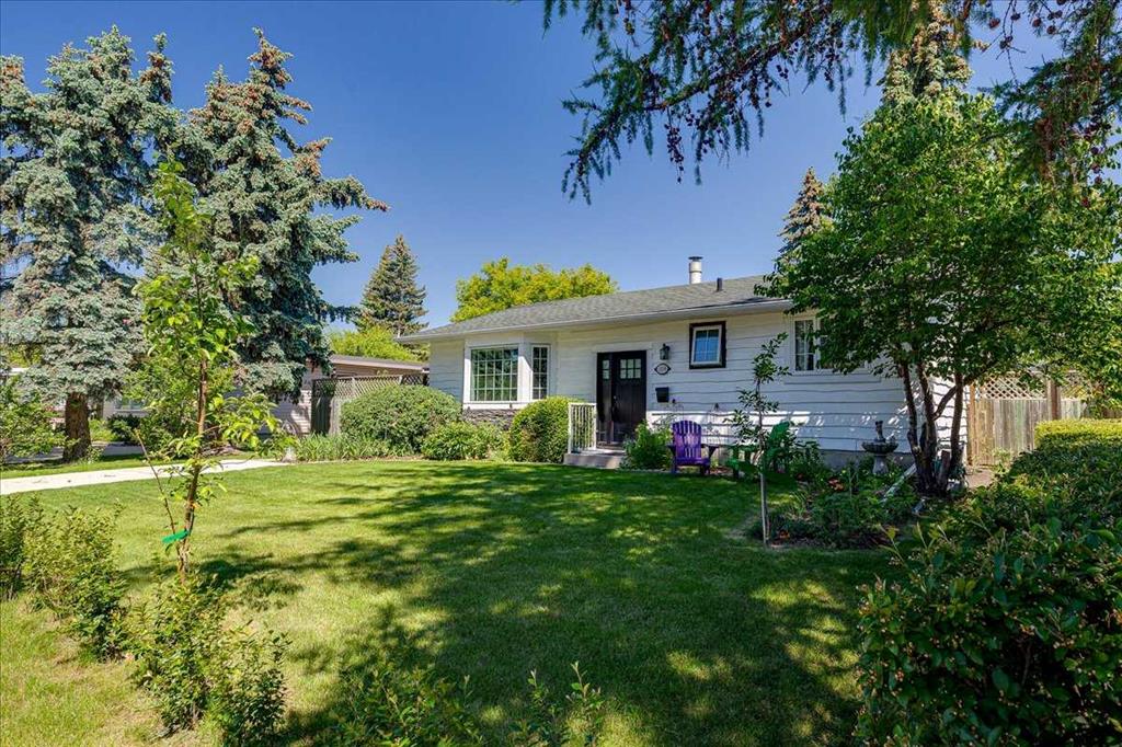 Fourth View of 109 Selkirk Boulevard , Sunnybrook, Red Deer, Alberta, T4N 0G8