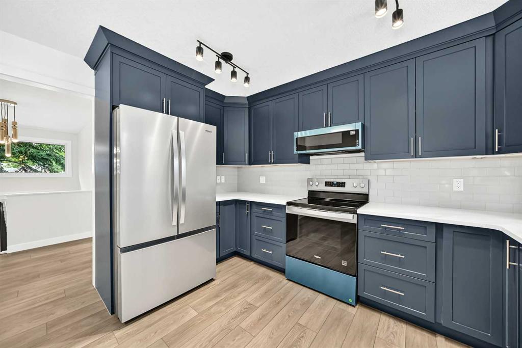 Fifth View of 4016 37 Street NW, Varsity, Calgary, Alberta, T2L 2J3