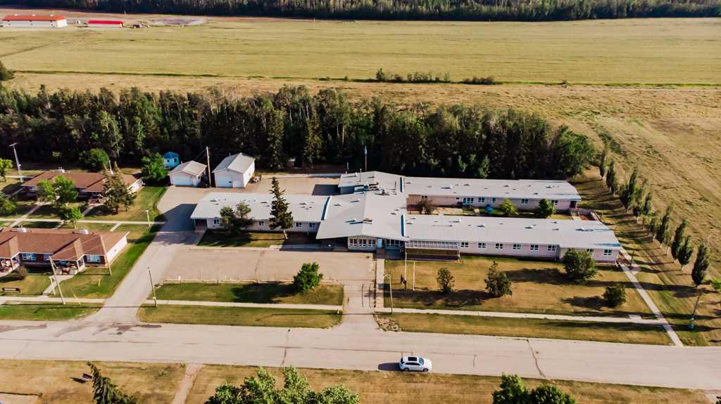 MLS® listing #115168961 for sale located at 5230 44 Avenue 