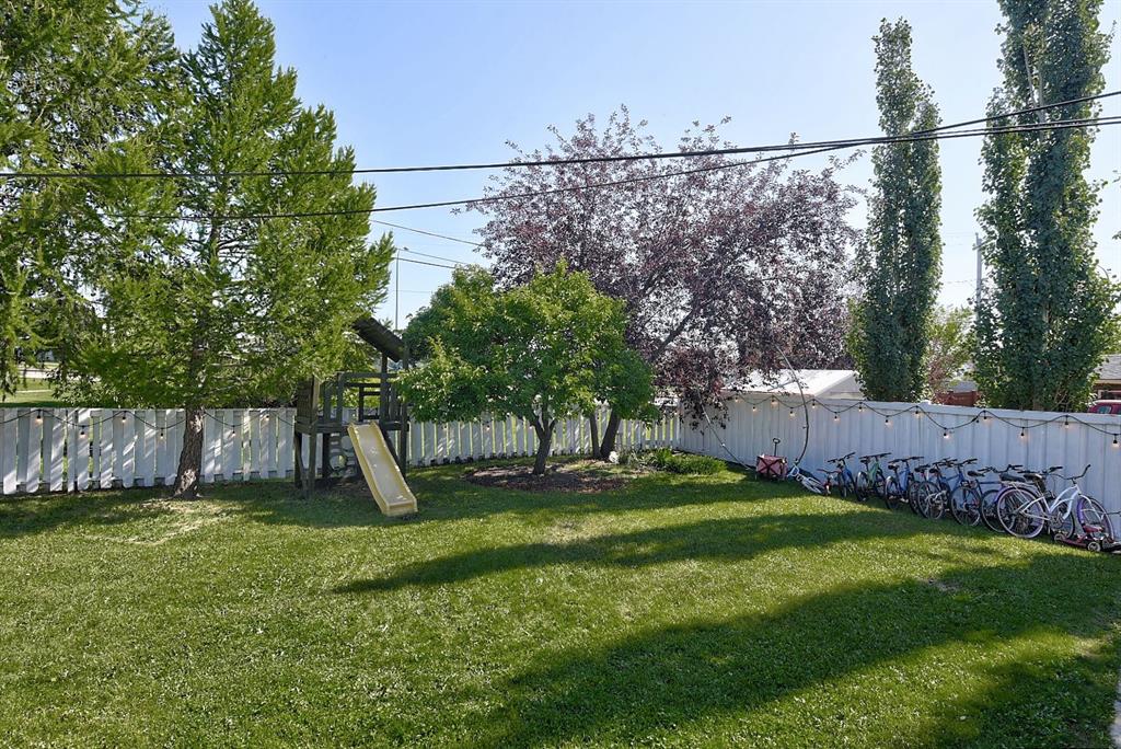Third View of 10431 92A Street , Hillside, Grande Prairie, Alberta, T8V 3V6