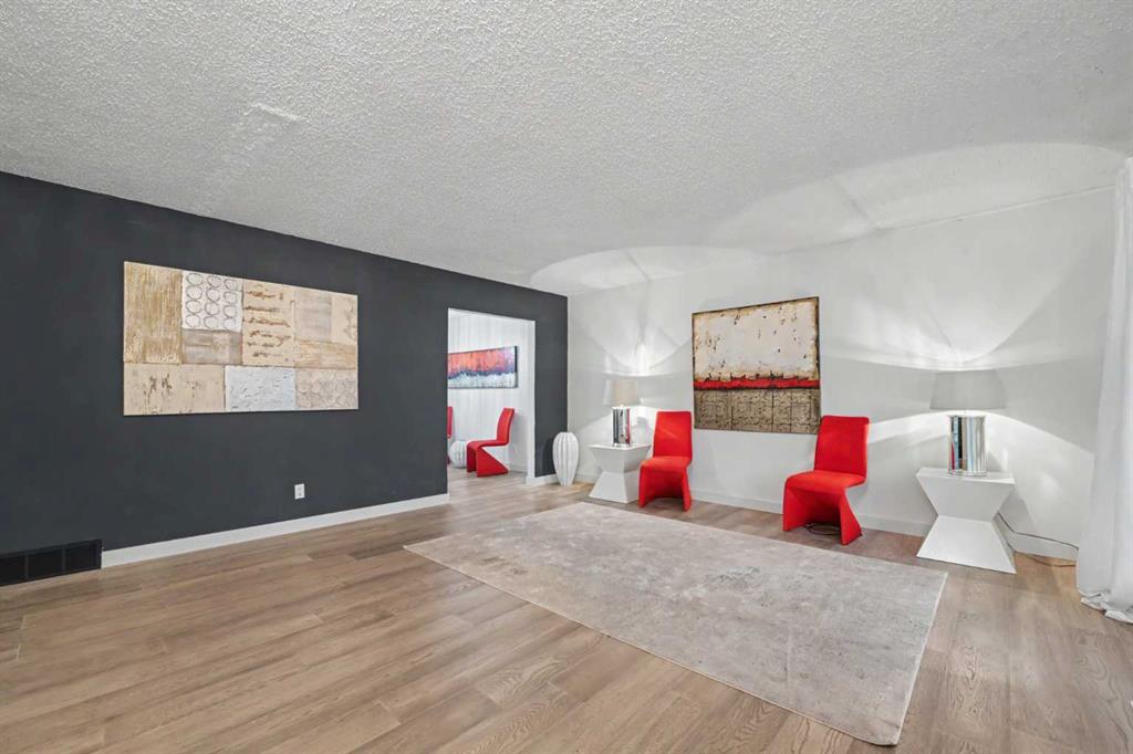 Third View of 711 118 Avenue SW, Canyon Meadows, Calgary, Alberta, T2W 0E6