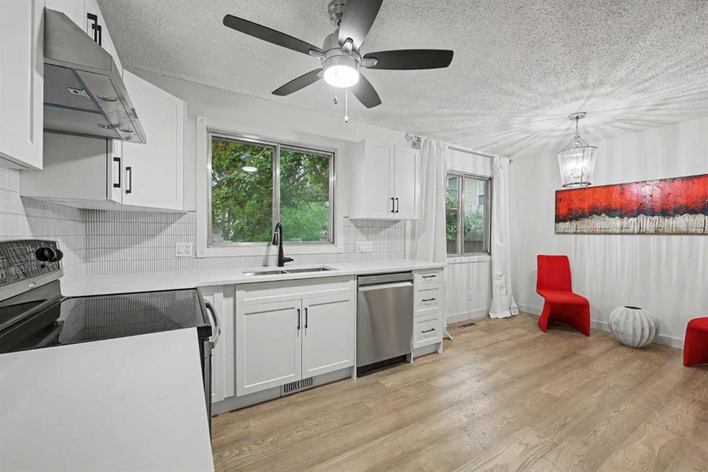 Fourth View of 711 118 Avenue SW, Canyon Meadows, Calgary, Alberta, T2W 0E6