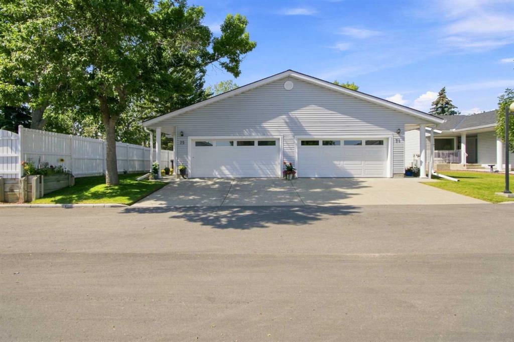 75 Lincoln Manor E, A2339417, Alberta,