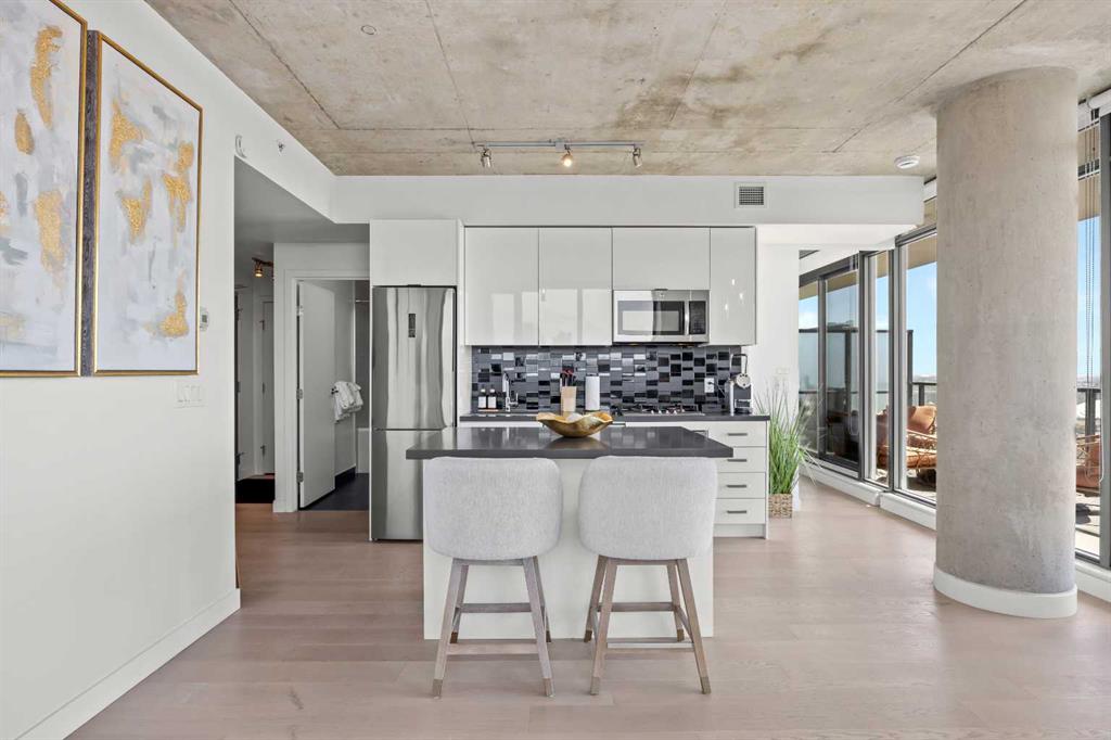 Fifth View of 2702, 1010 6 Street SW, Beltline, Calgary, Alberta, T2R 1B4