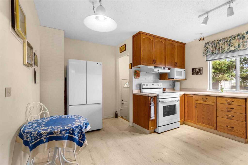 Fifth View of 39 Ogden Ave. Avenue , Oriole Park, Red Deer, Alberta, T4N 5B2