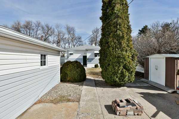 Fifth View of 722 20 Street S, Victoria Park, Lethbridge, Alberta, T1J 3J4