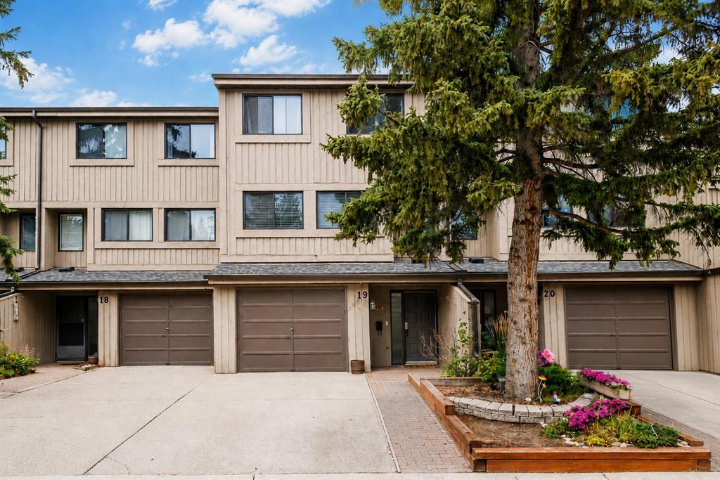 Second View of 19, 10401 19 Street SW, Braeside, Calgary, Alberta, T2W 3E7