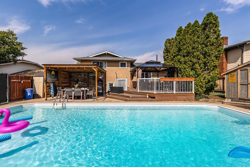 Third View of 37 Sunflower Court SE, Connaught, Medicine Hat, Alberta, T1B 2H6
