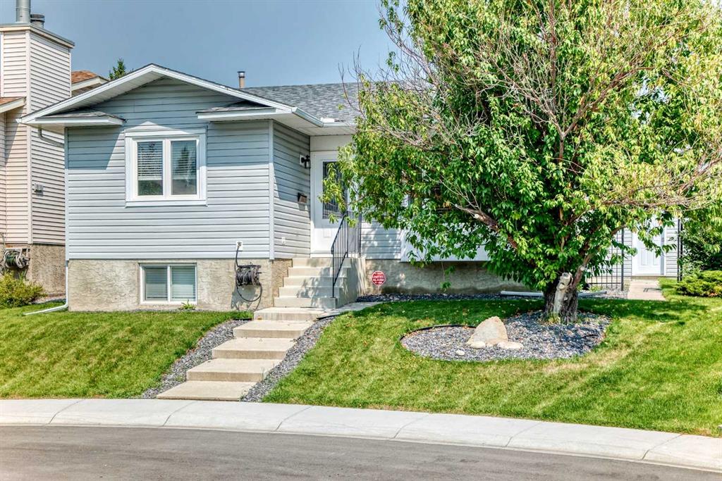 Main View of 116 McKerrell Close SE, McKenzie Lake, Calgary, Alberta, T2Z 1M2