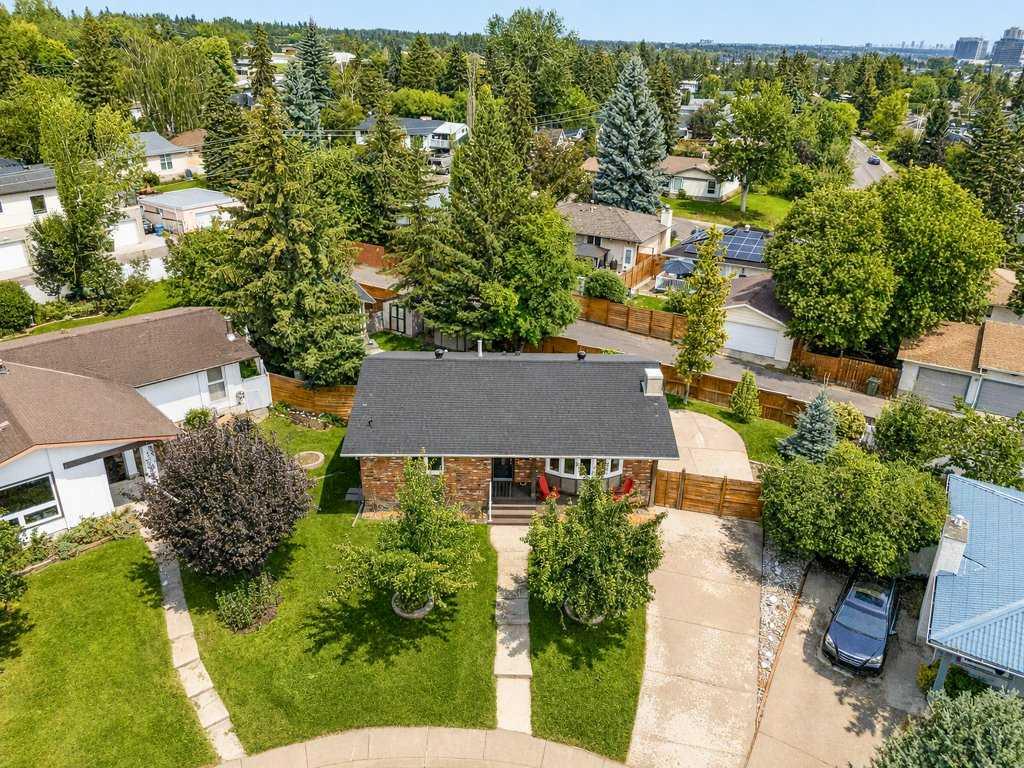 Third View of 736 Canfield Place SW, Canyon Meadows, Calgary, Alberta, T2W1K6