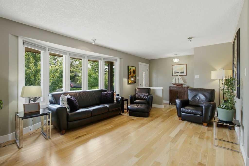 Fifth View of 736 Canfield Place SW, Canyon Meadows, Calgary, Alberta, T2W1K6