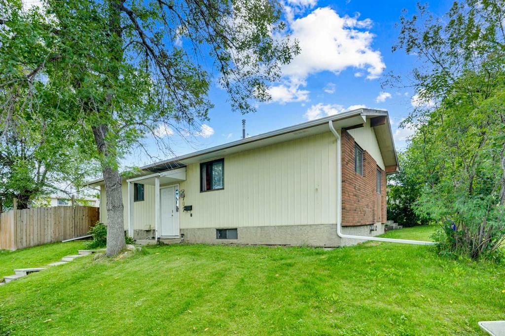 707 Whitehill Way NE, A2339618, Alberta,